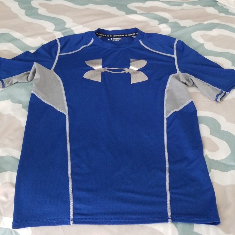 Under Armour short sleeve cool/dry athletic shirt.